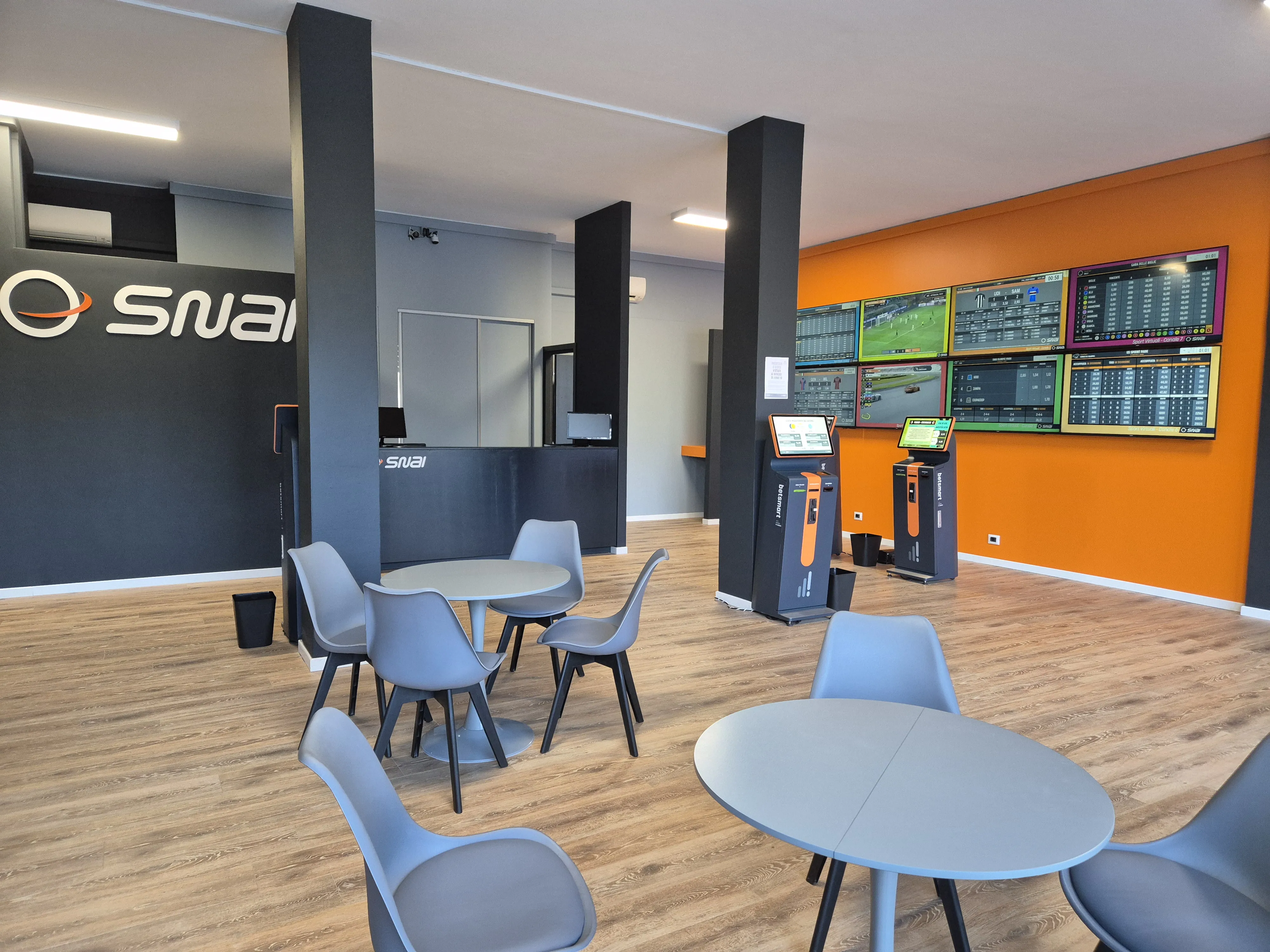 Panoramica negozio SNAIPAY Nerviano - Interni moderni